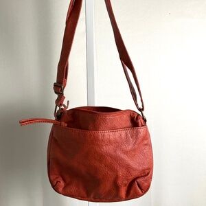 BUENO WOMEN'S CROSSBODY PURSE/HANDBAG!